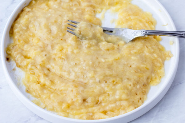 mashed ripe bananas